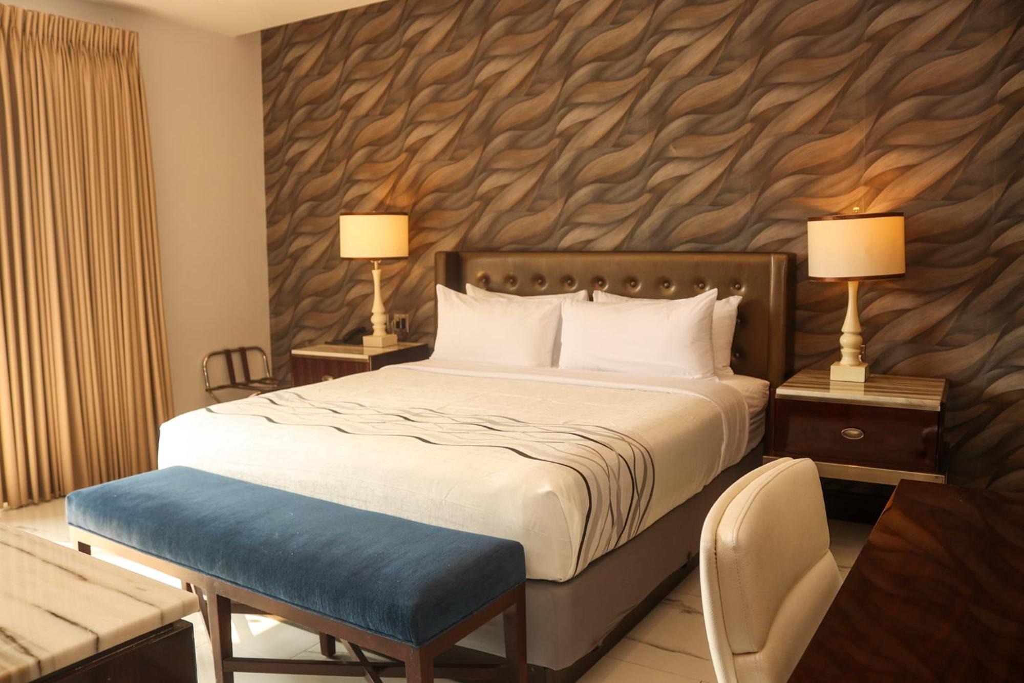 Hotel Grand One Plaza Тихуана Экстерьер фото