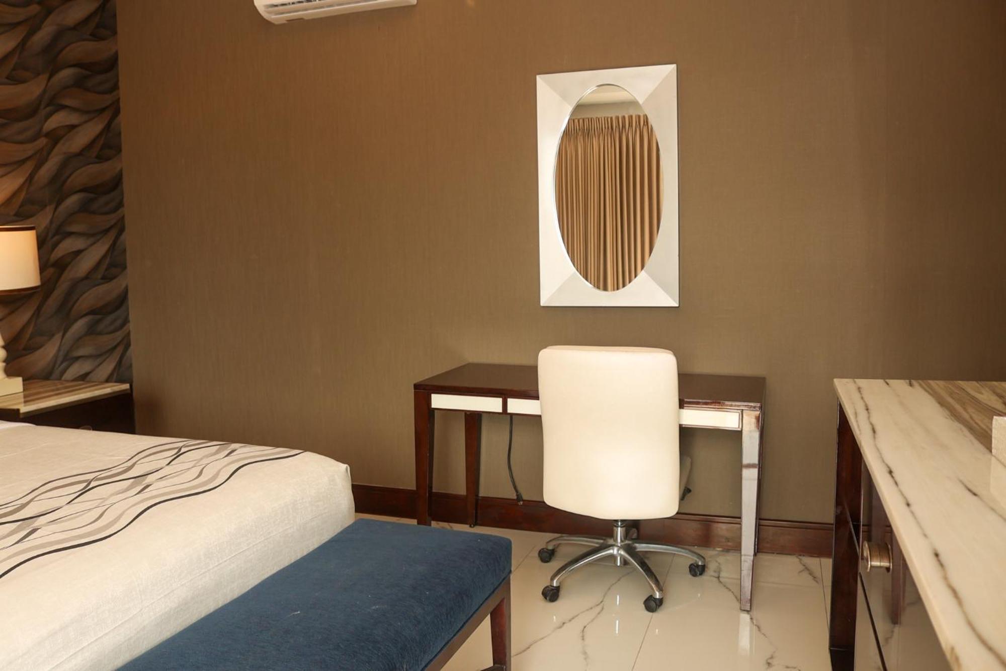 Hotel Grand One Plaza Тихуана Экстерьер фото