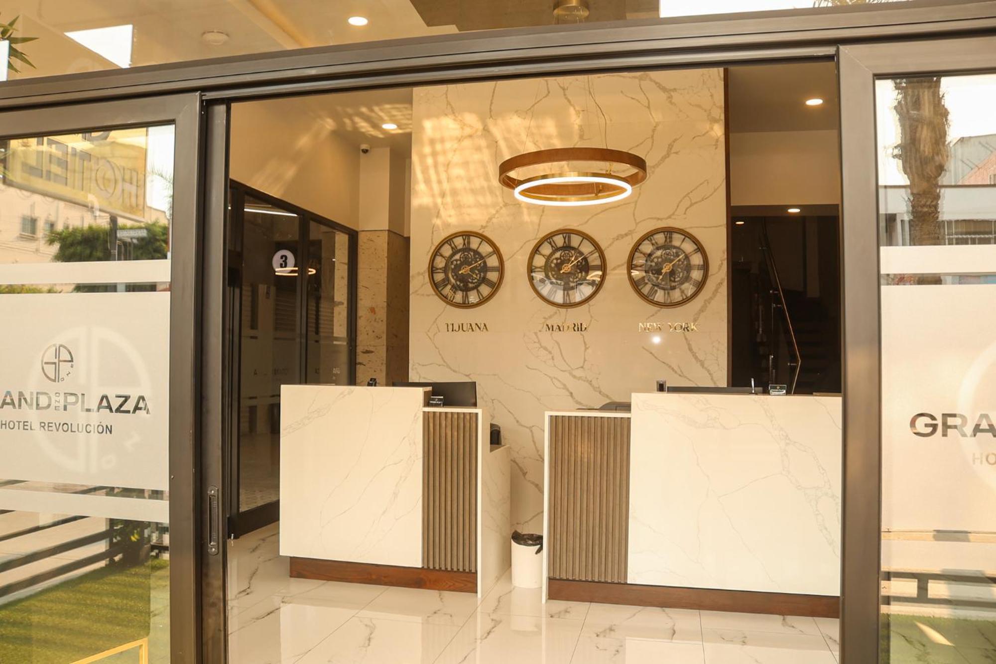 Hotel Grand One Plaza Тихуана Экстерьер фото